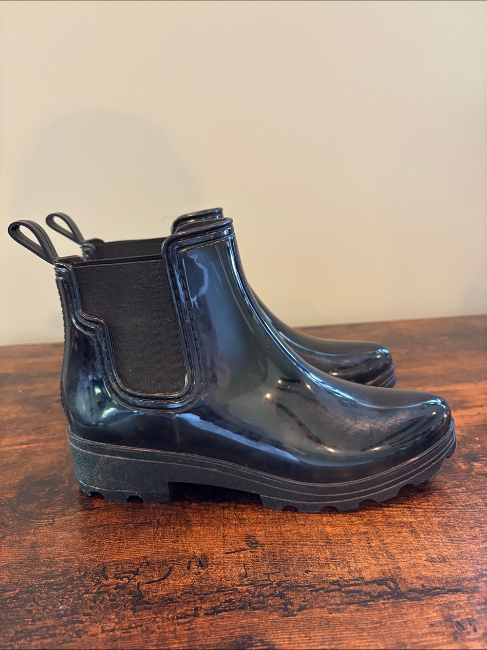 Lucky Brand Black Glossy Chelsea Rain Boots Size 8